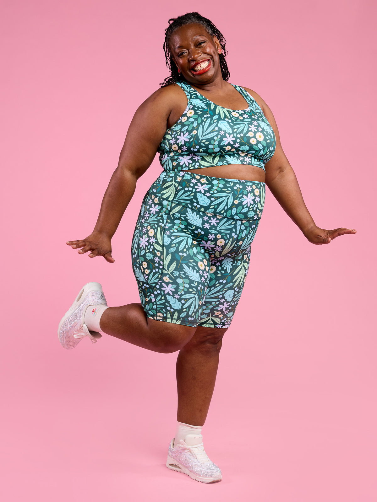 Leaves & Blooms Liberty Hookback Crop