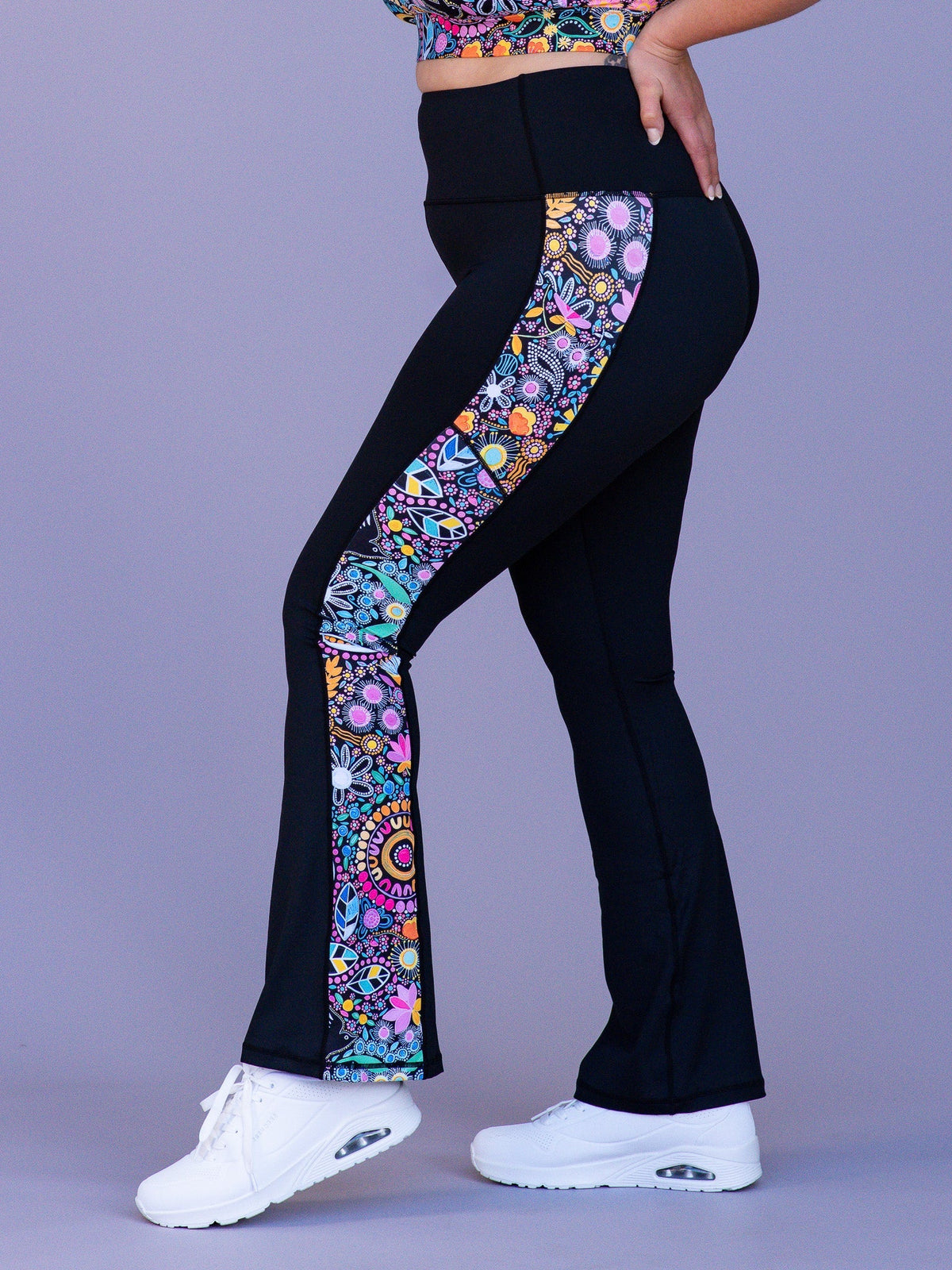 Coastal Wildflowers - Power Flare Legging - mobile phone pocket