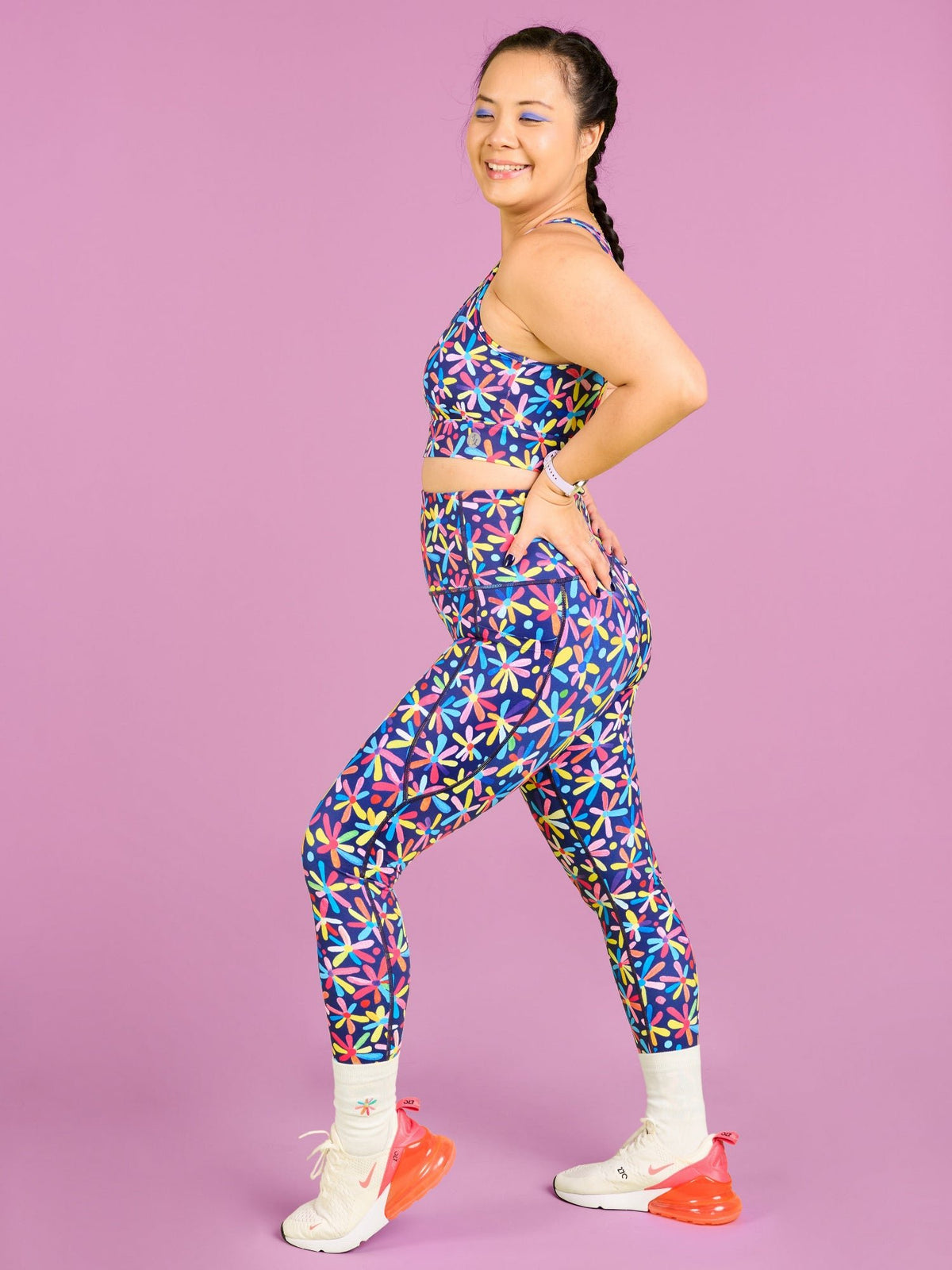 Happy Daisies Everyday Legging - 7/8 length - squat proof gym leggings