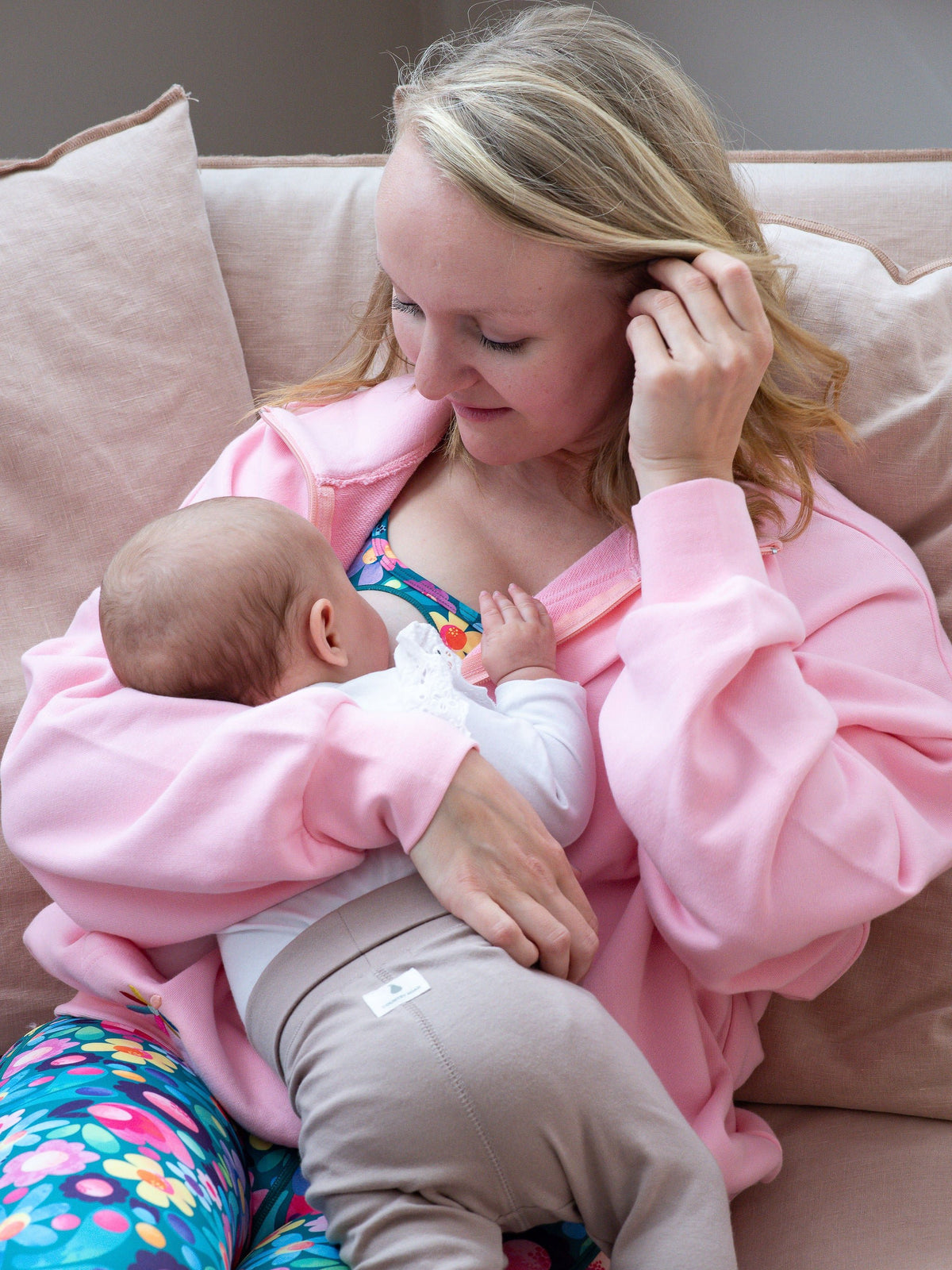 Happy Daisies FlexiZip Sweatshirt - Pink - nursing friendly