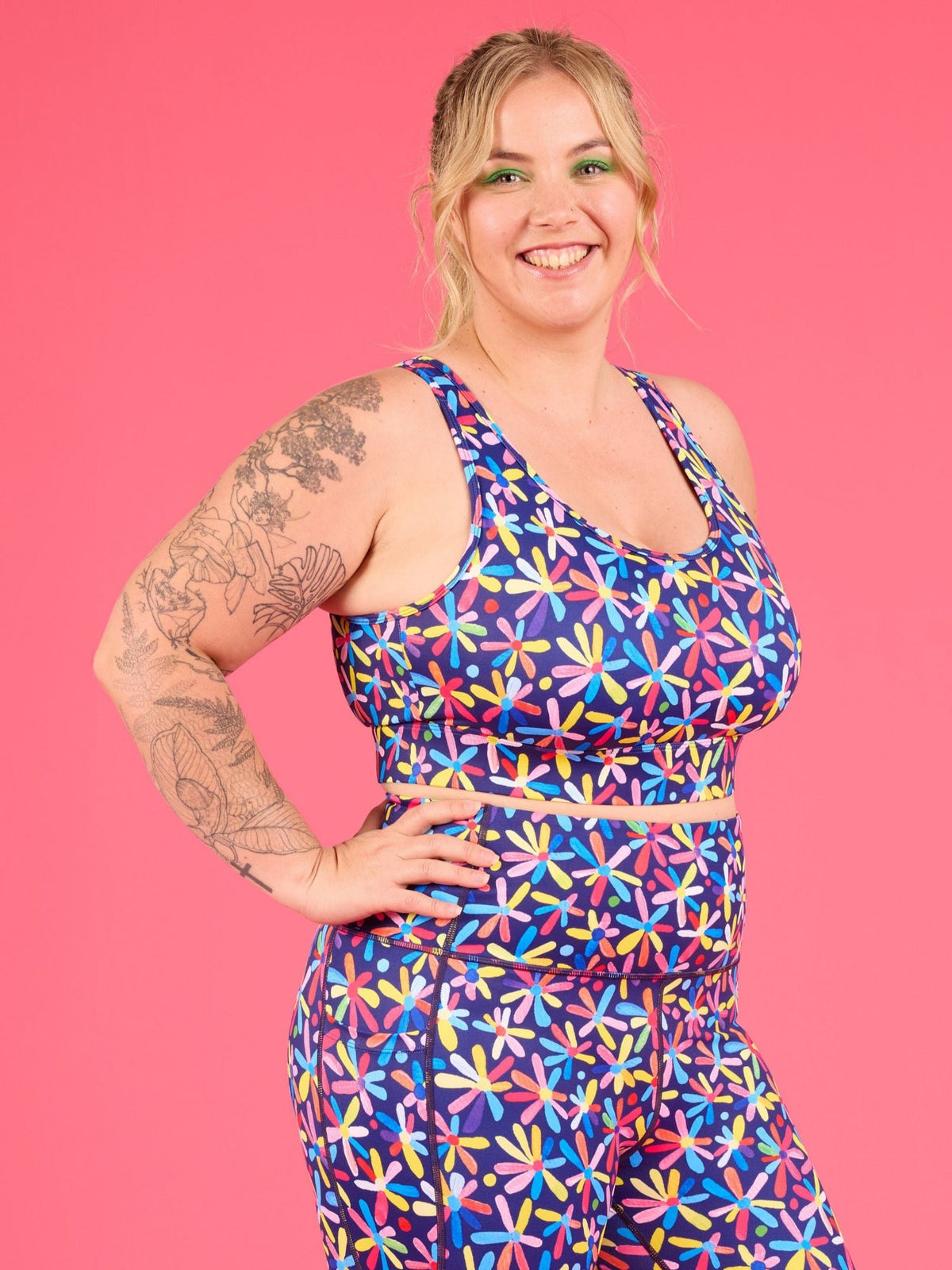 Happy Daisies Liberty Hookback Crop - Plus size high impact sports bra