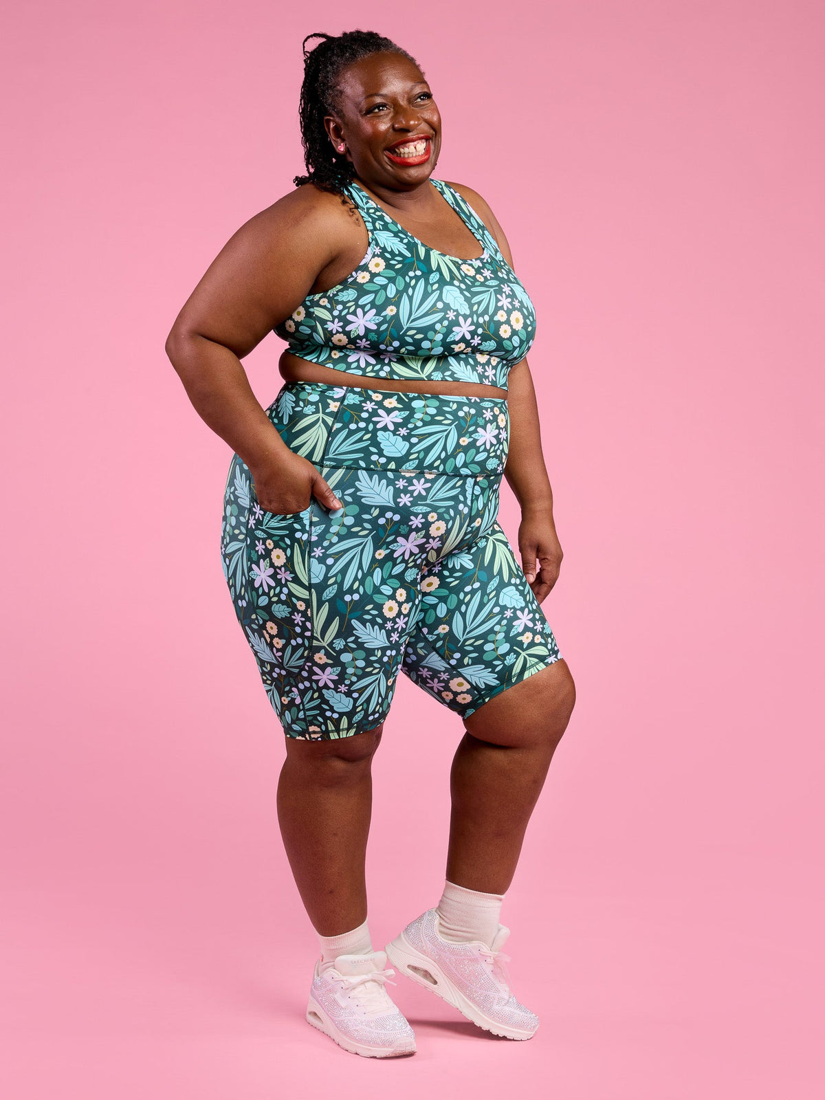 Leaves & Blooms Liberty Hookback Crop