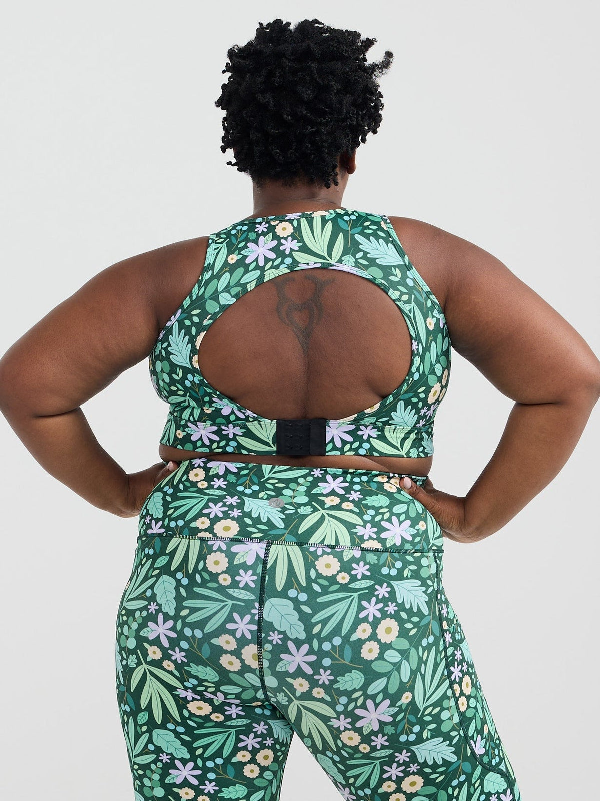 Leaves & Blooms Liberty Hookback Crop