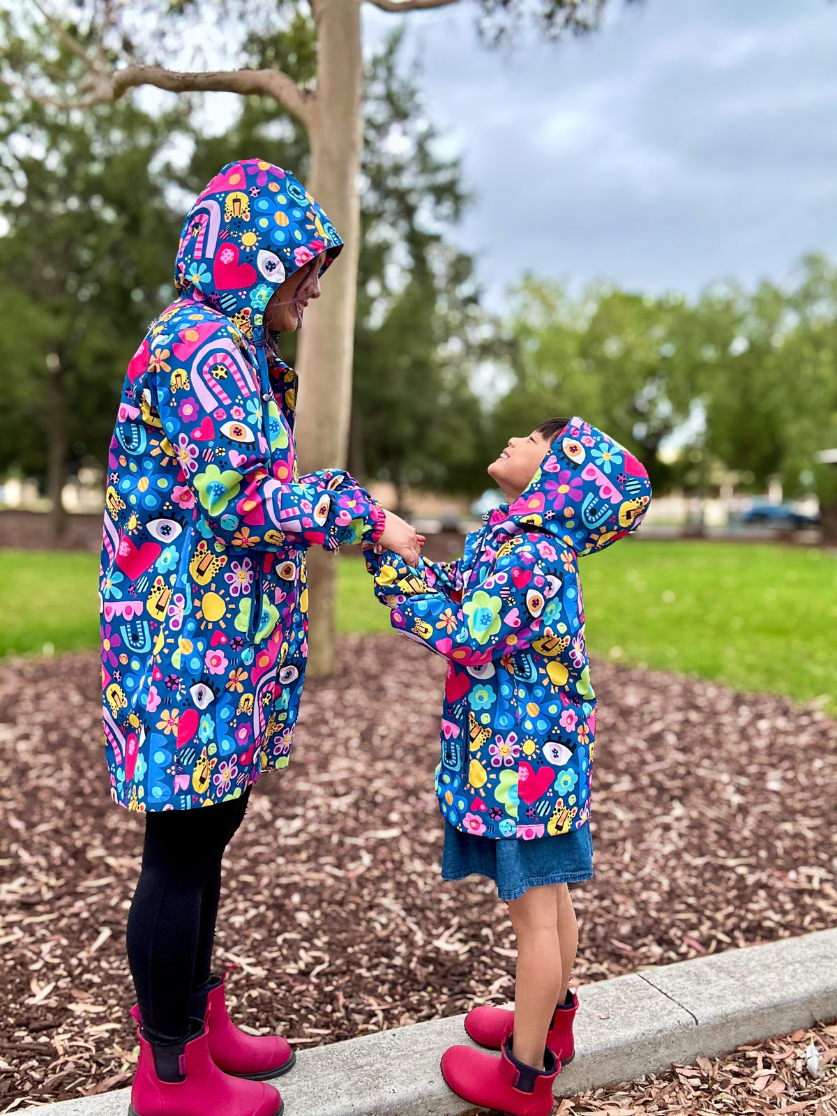 My Things Longline Raincoat - Adult - Matching mother and child raincoat waterproof Kasey Rainbow