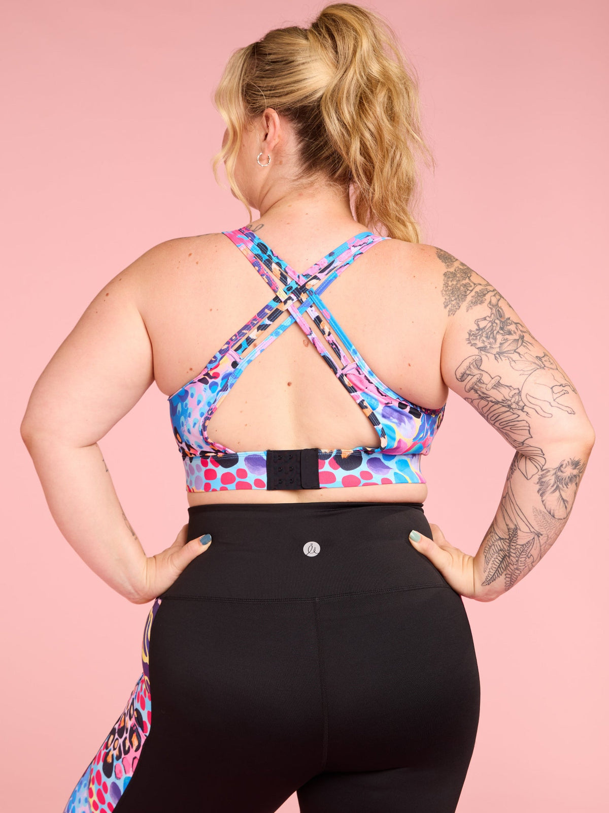 Xanadu Be Free Hooked Sports Bra - Plus size high impact sports bra Kasey Rainbow