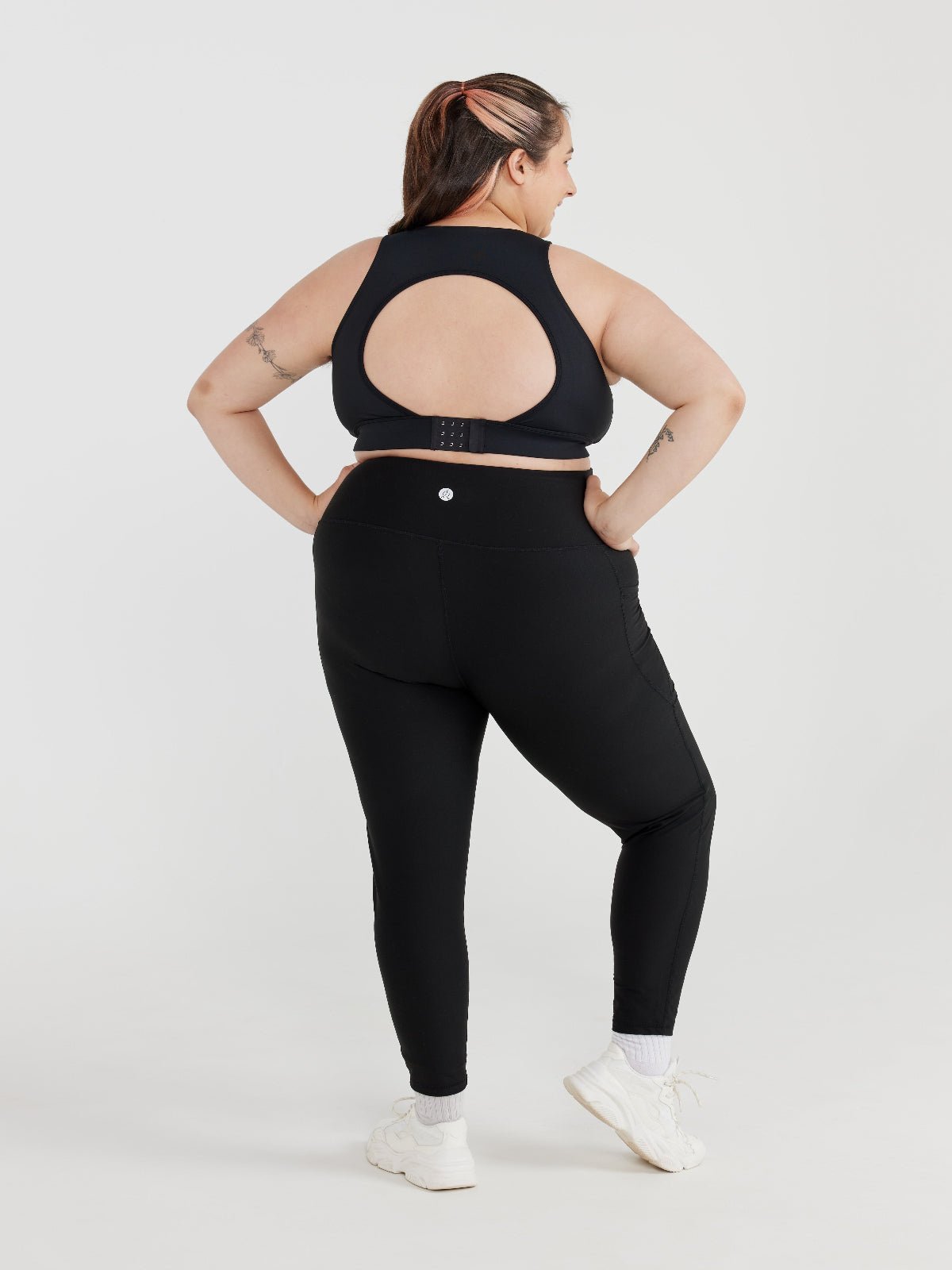 Black Liberty Hookback Nursing Crop