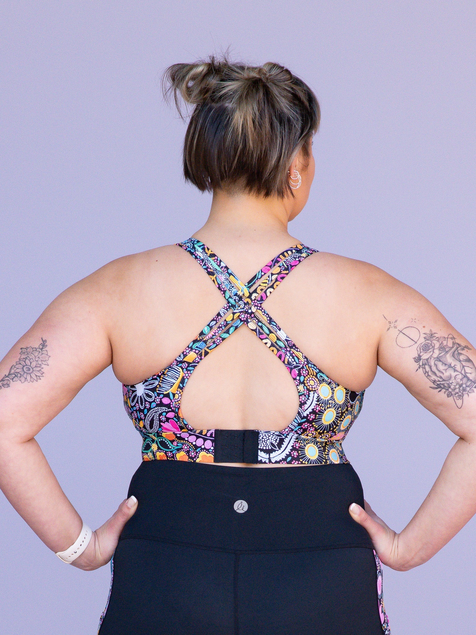 Coastal Wildflowers Be Free Hooked Sports Bra - Plus sized medium to high impact sports bra