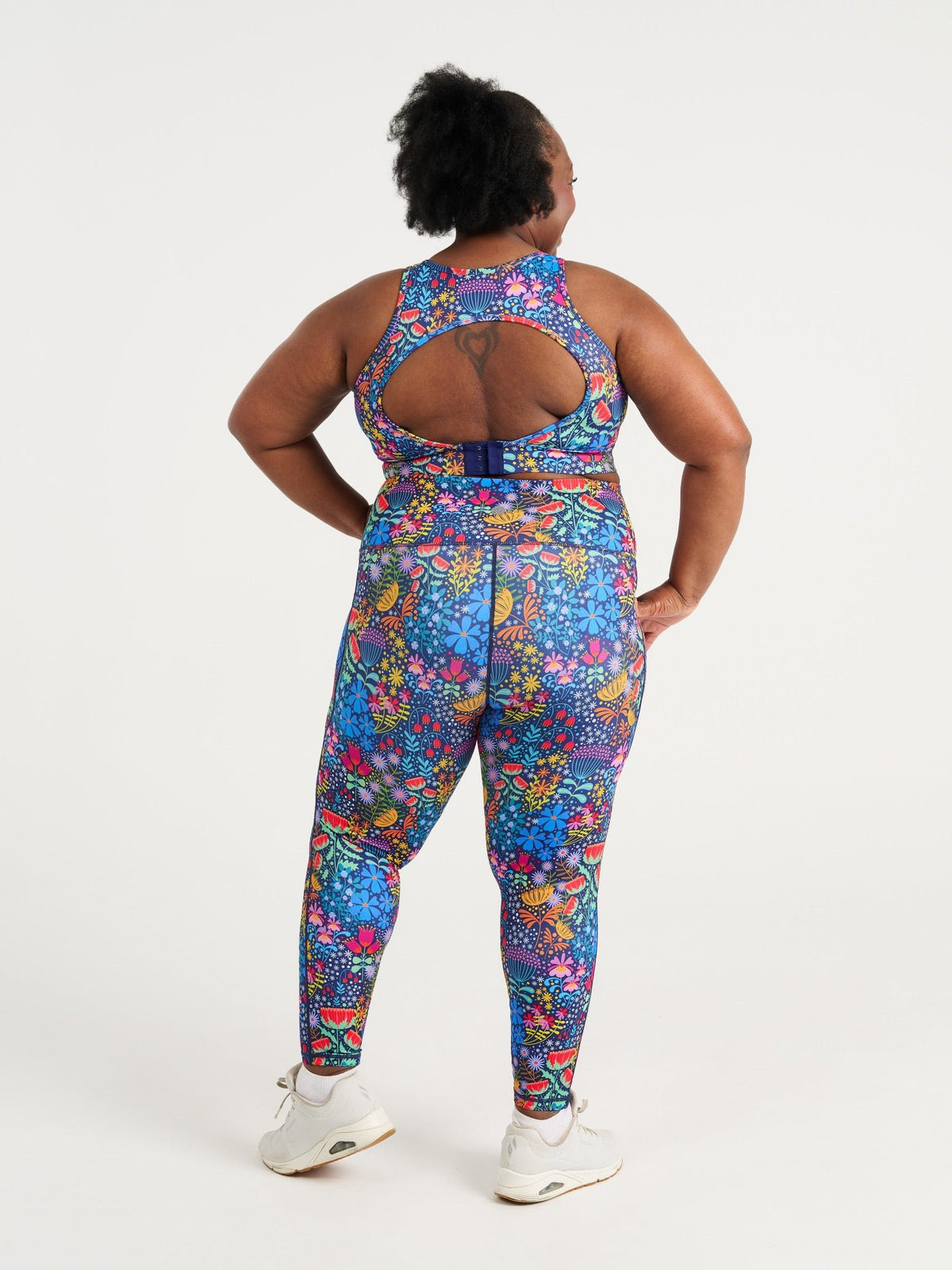 Ellie's Garden Everyday Legging, 7/8 length, worn by Zee