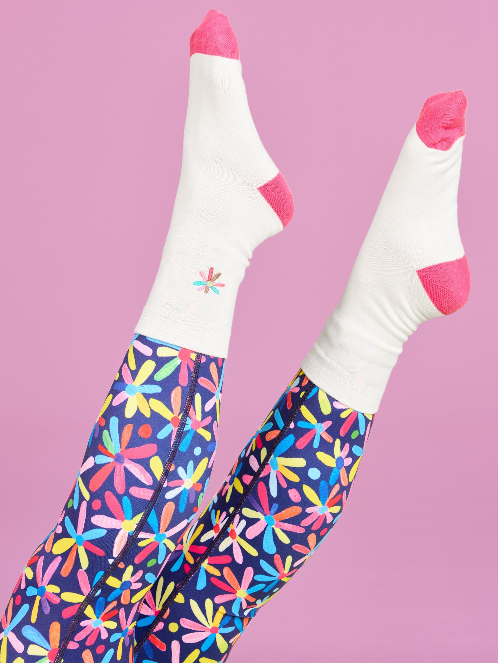 Happy Daisies 2-pack Socks - Breathable and Moisture-Wicking