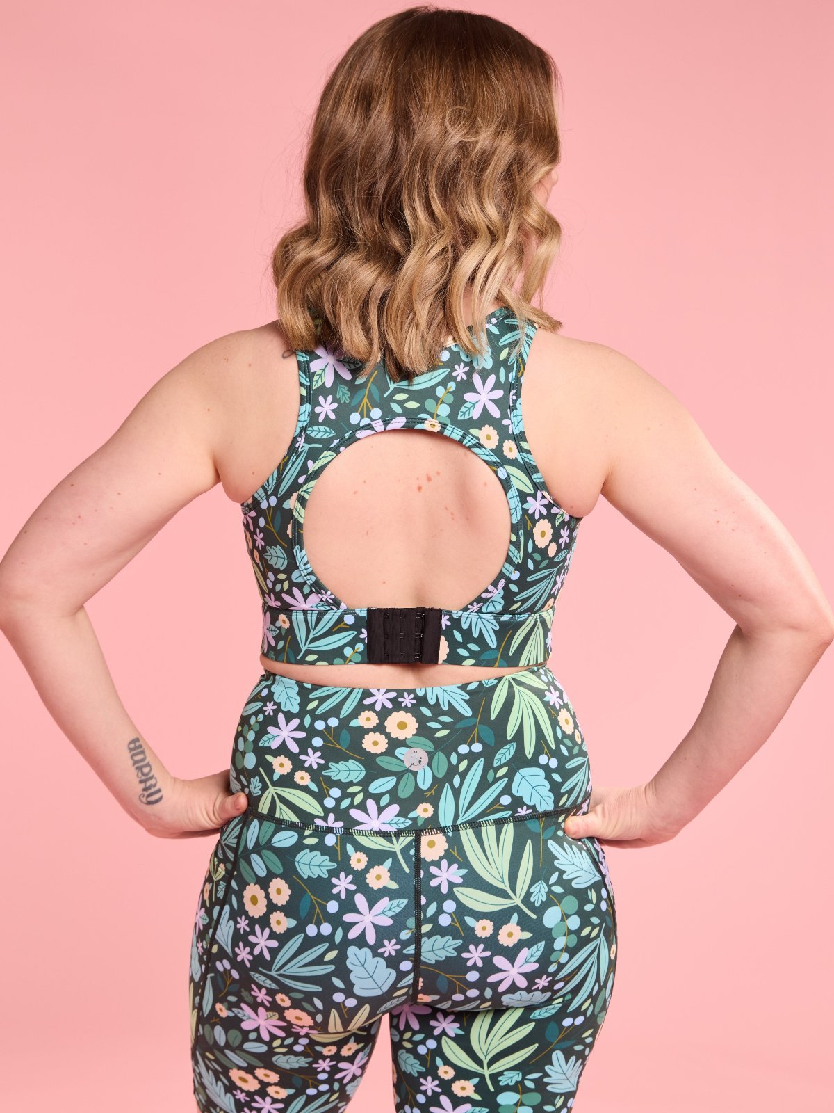 Leaves &amp; Blooms Liberty Hookback Crop