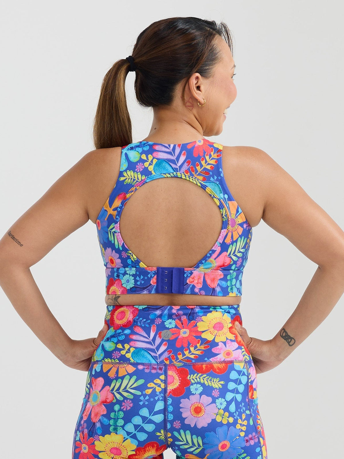 She Believed Liberty Hookback Nursing Crop