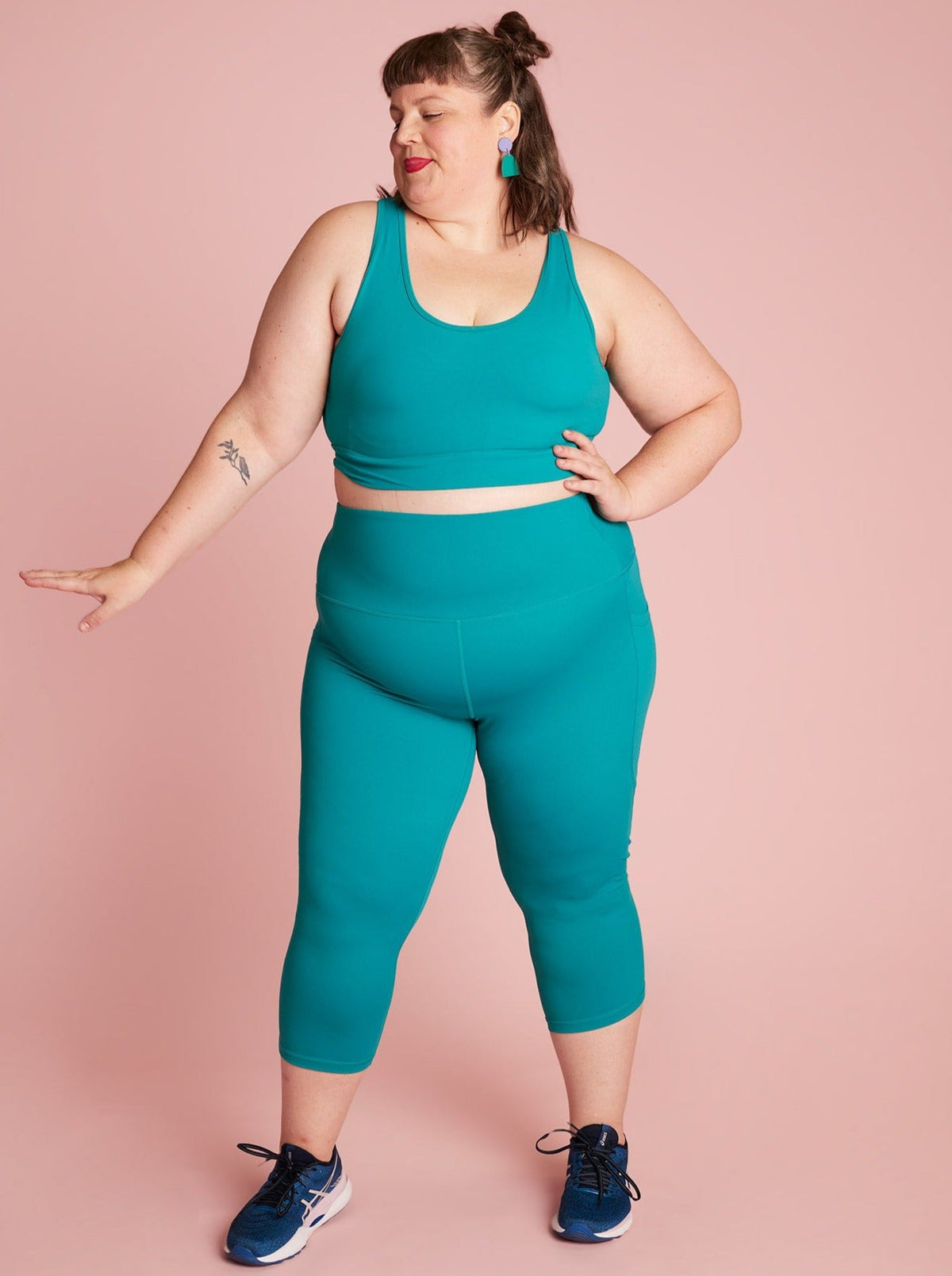 Forest Green Everyday Cropped Legging - 3/4 length - high waisted cropped leggings with pockets plus size